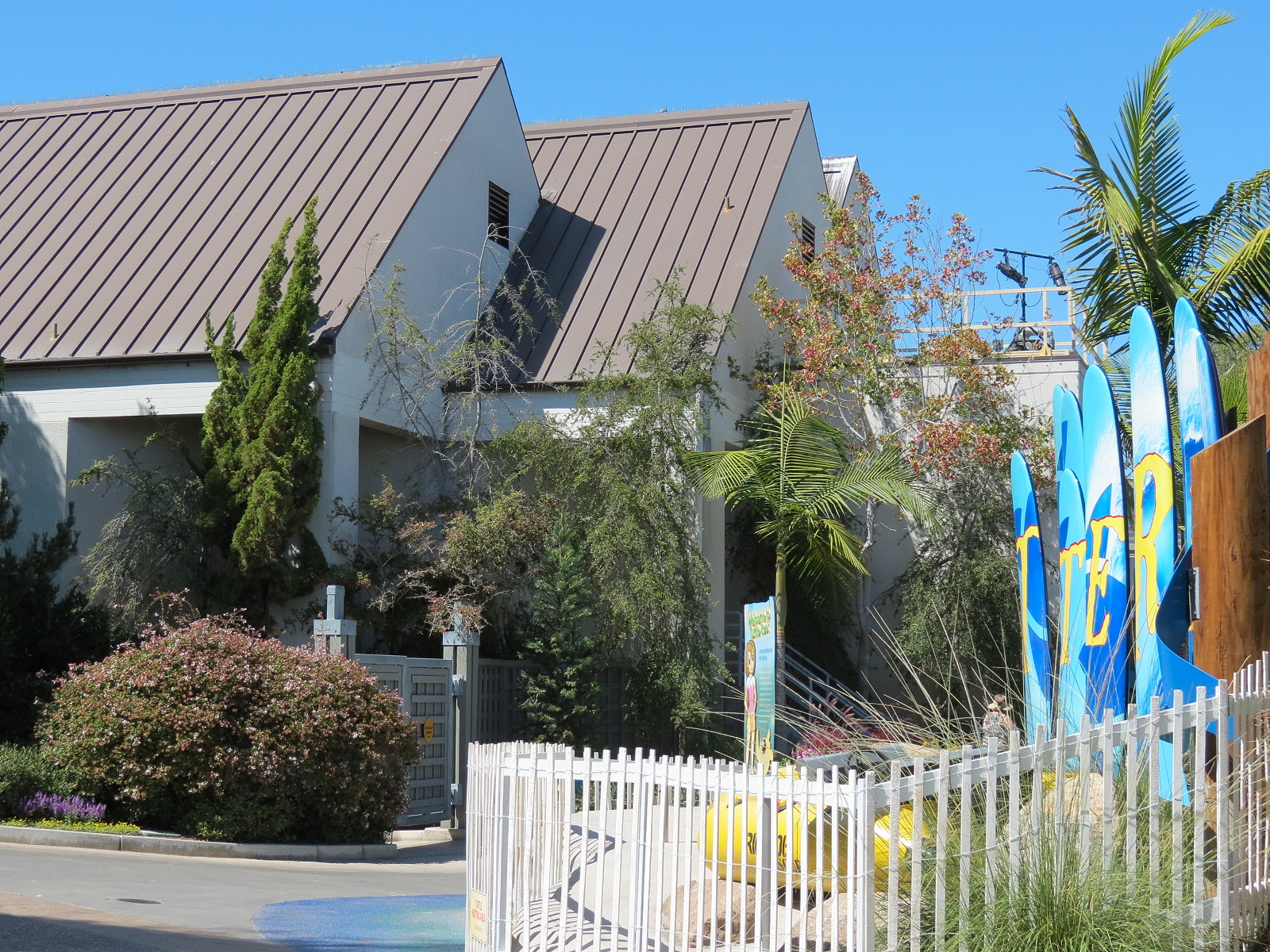 Turtle Reef - Exterior