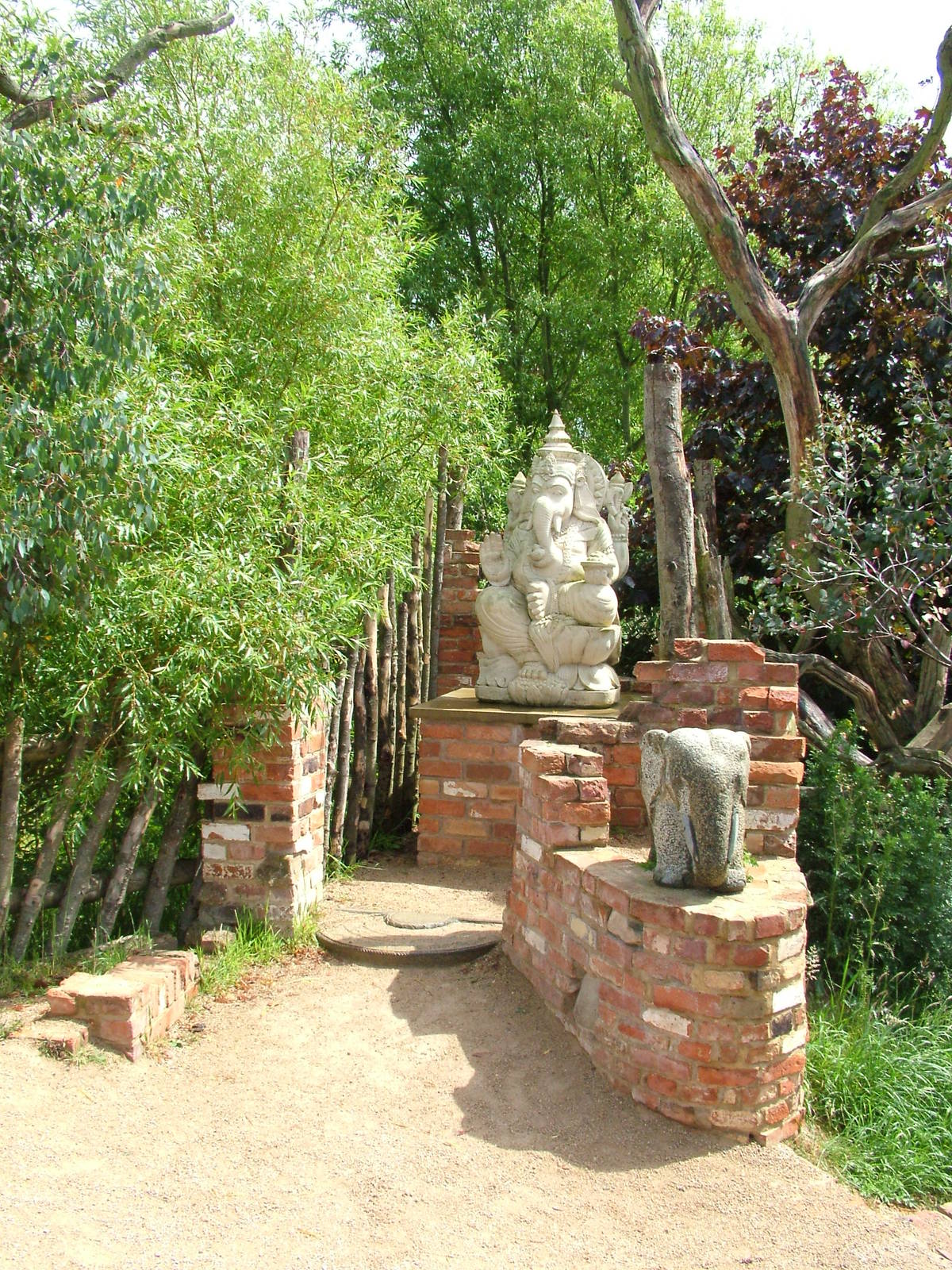 Uda Walawe at Twycross, 18/06/11