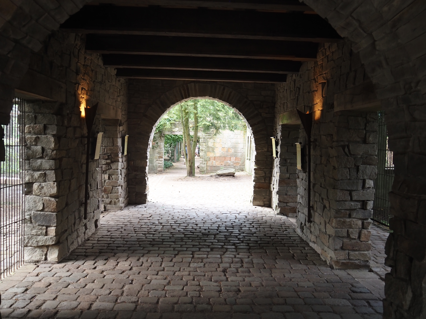 Uhu-Burg - Entrance walkway, 2024-05-21