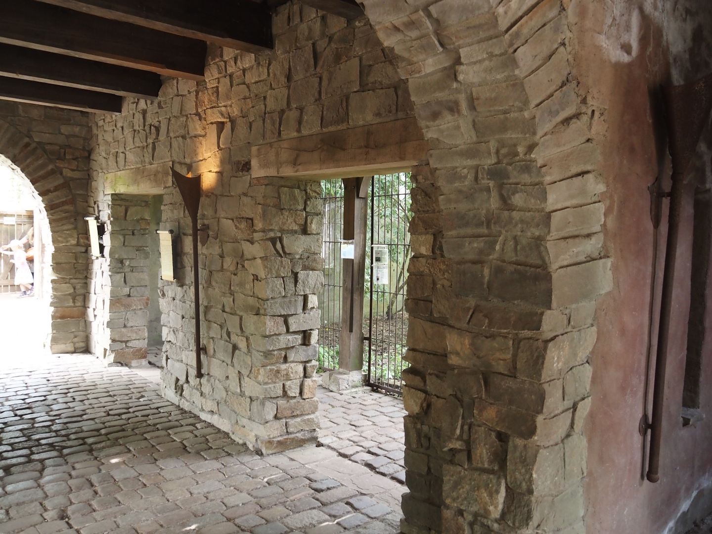 Uhu-Burg - Viewing area into Eurasian eagle-owl, Steppe eagle and raven aviary, 2024-05-21