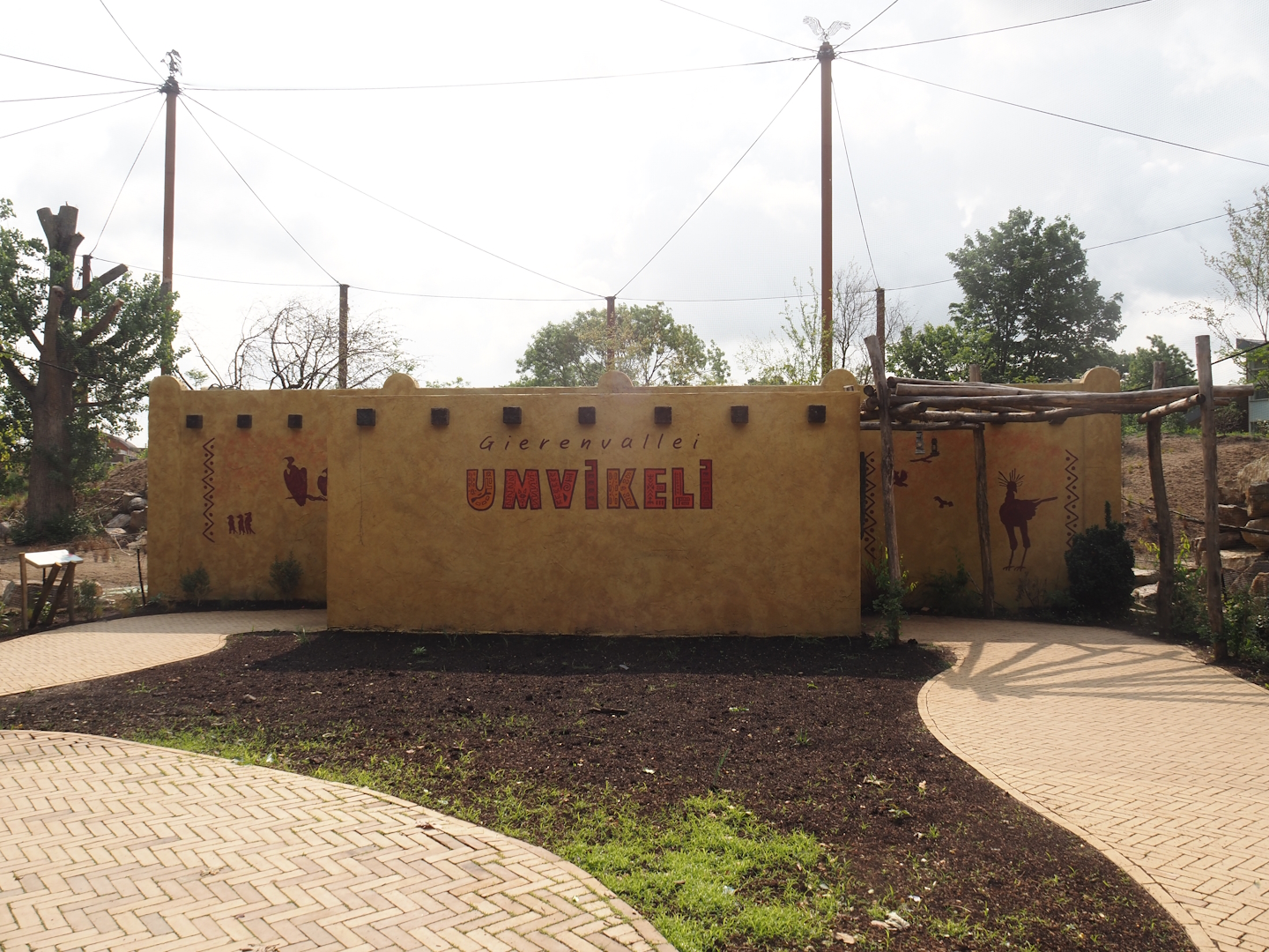 Umvikeli - New aviary for vultures, secretary birds and other African birds - Exterior of the viewing building, 2025-06-09