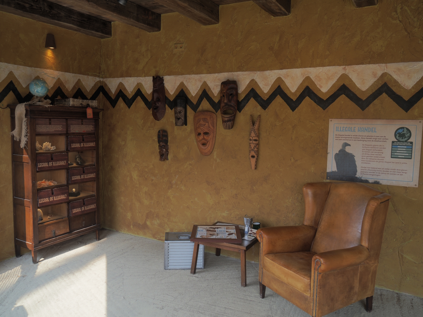 Umvikeli - New aviary for vultures, secretary birds and other African birds - Illegal trade displays in the viewing area, 2025-06-09