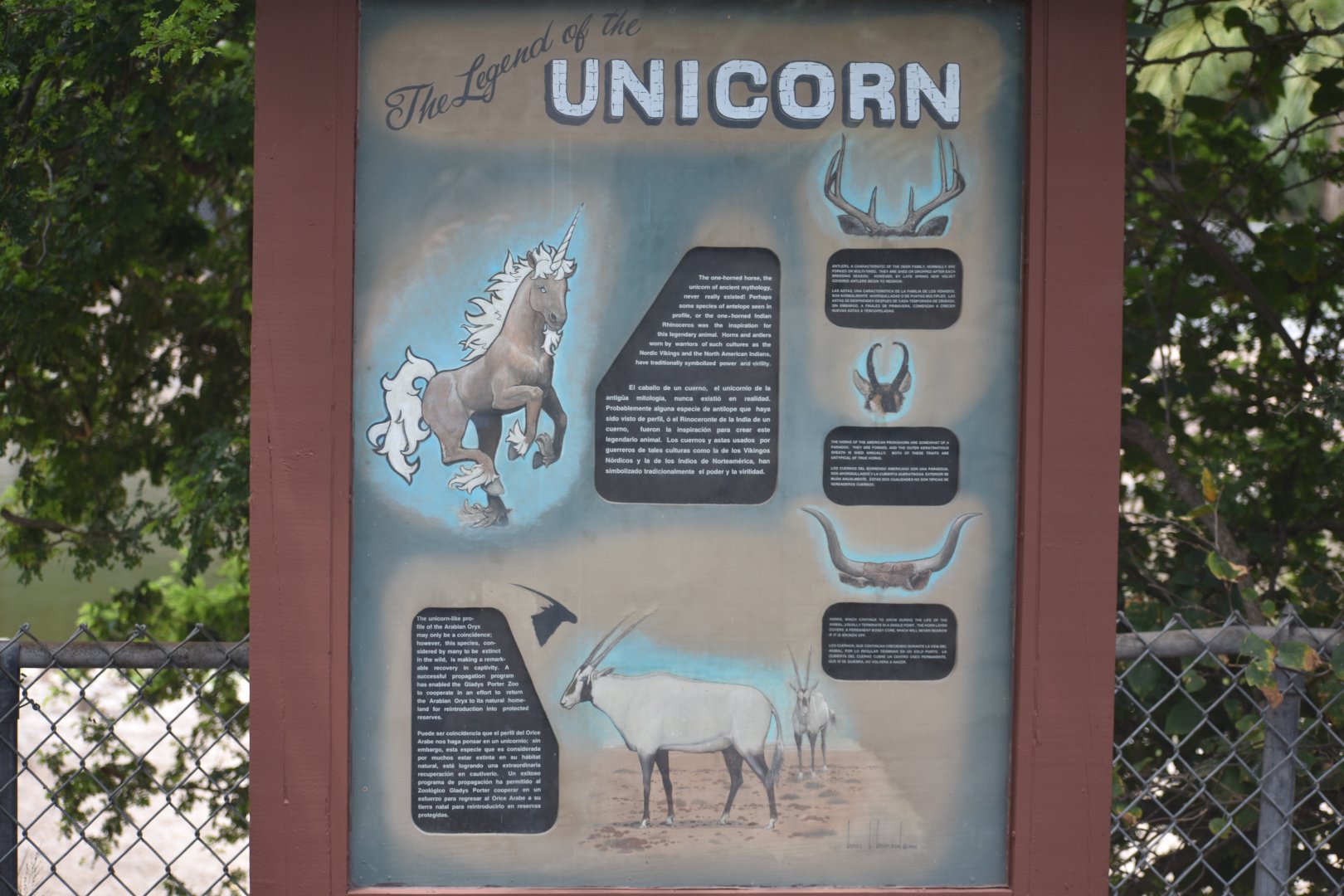 Unicorn/Arabian Oryx sign