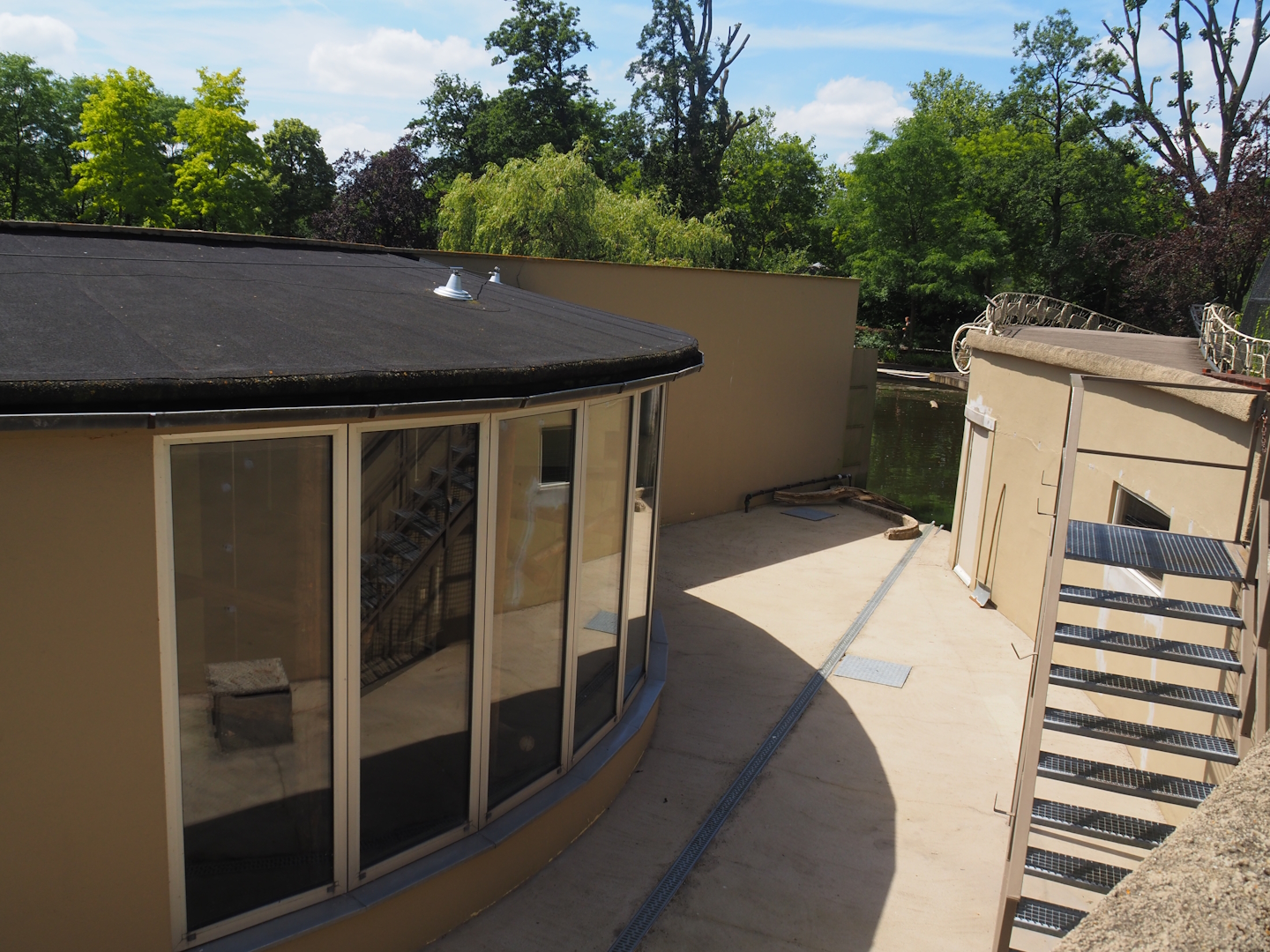 Unused primate building for the island in the large pond and off-show areas under the bridge, 2024-06-30