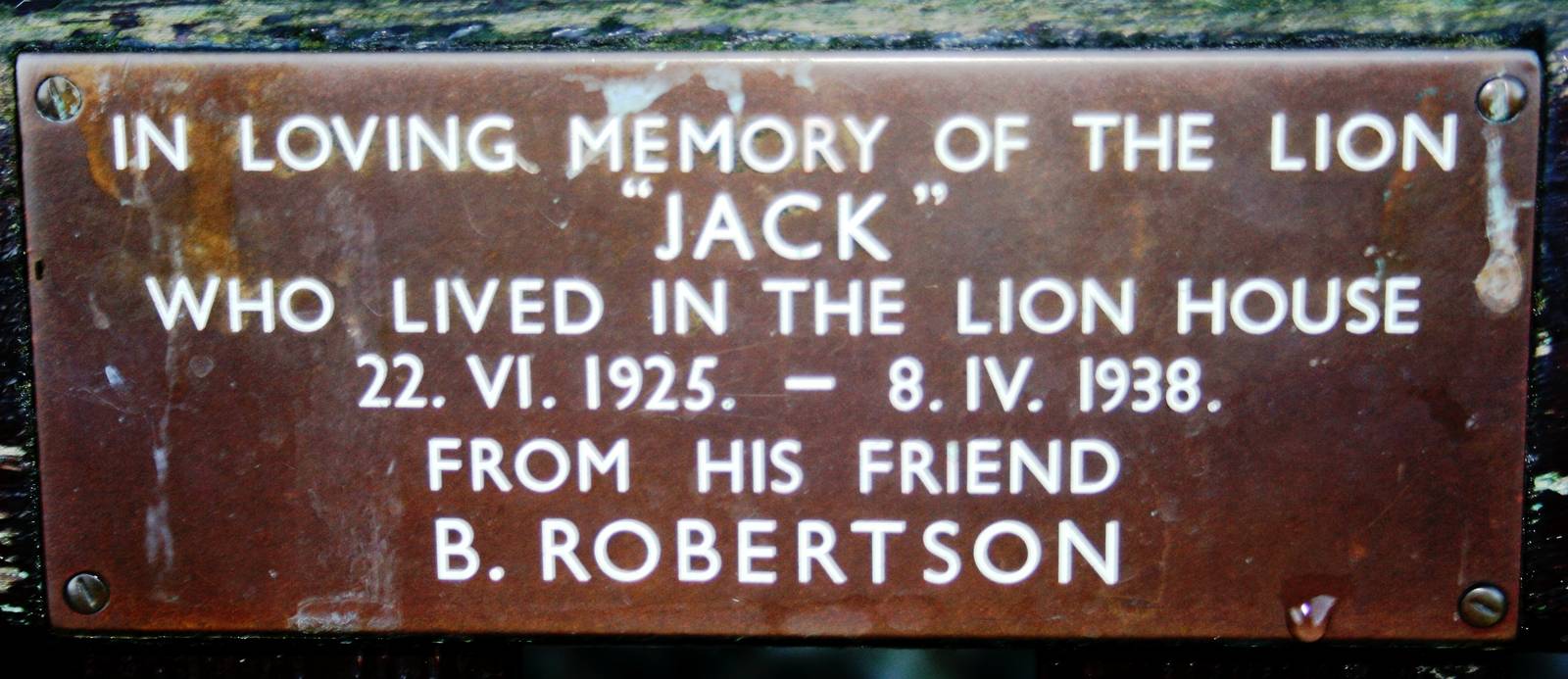 Unusual Memorial; London Zoo