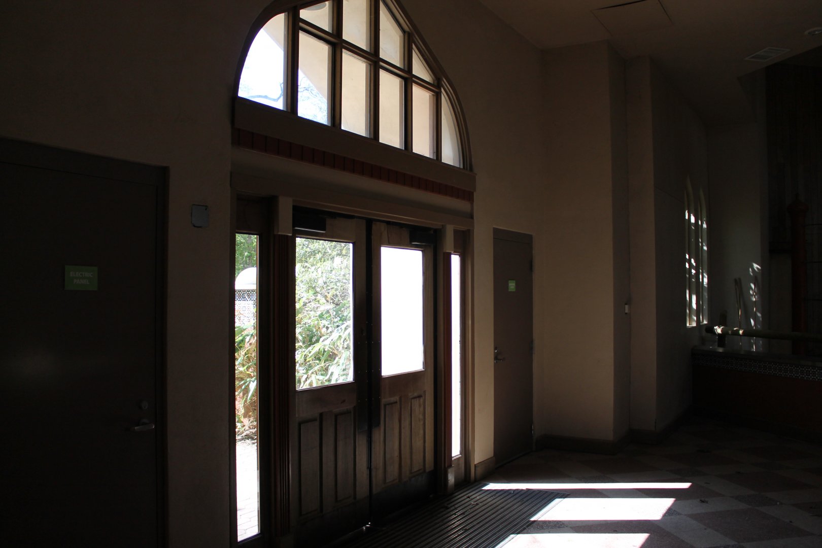 Vanishing Giants/Elephant Reserve- Elephant House Indoor Viewing