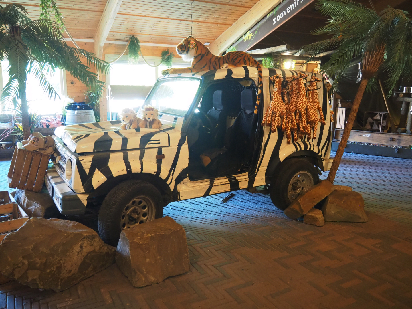 Vehicle with gift shop items in the main building, 2019-06-01