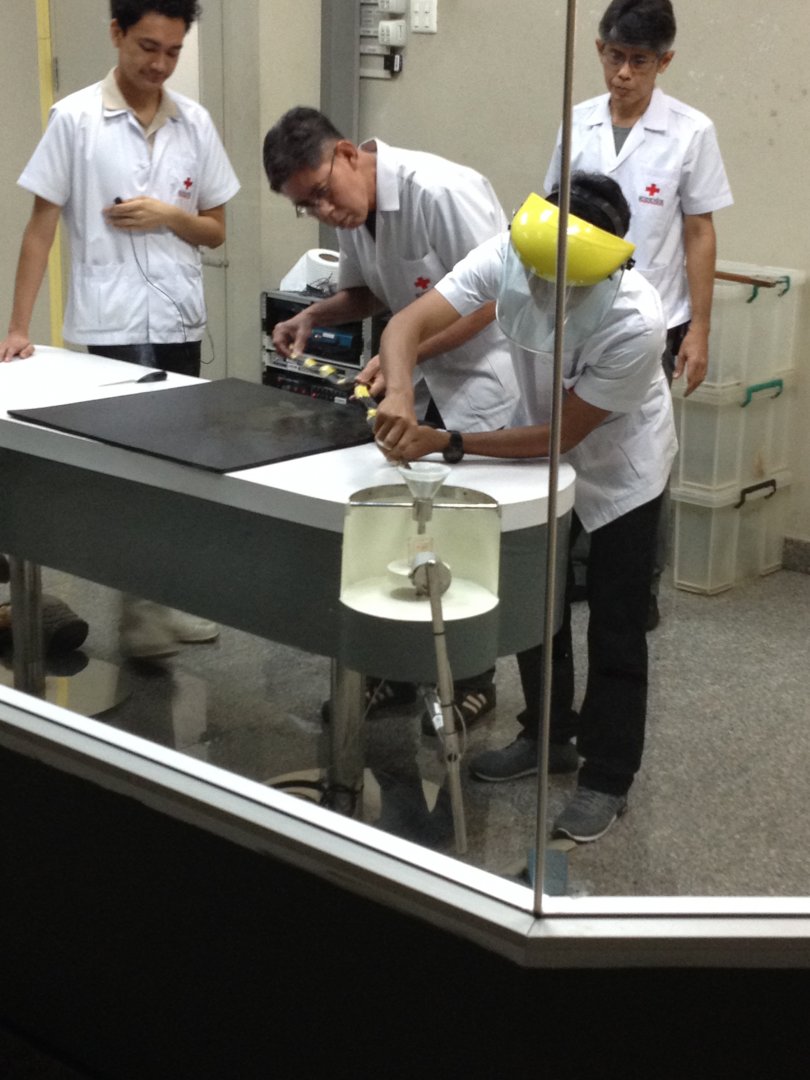 Venom extraction show