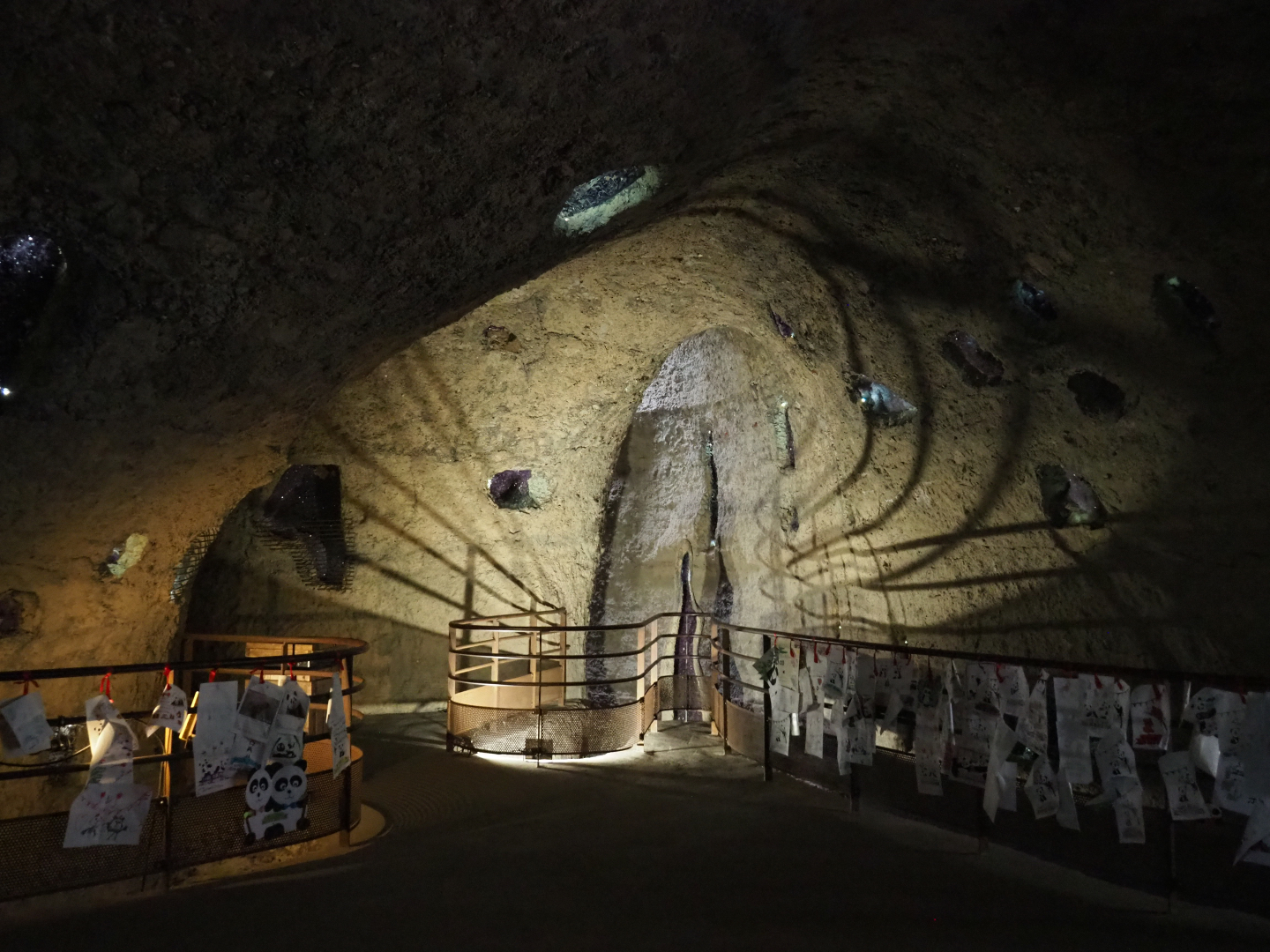 View in the Giant panda cave, 2020-09-03
