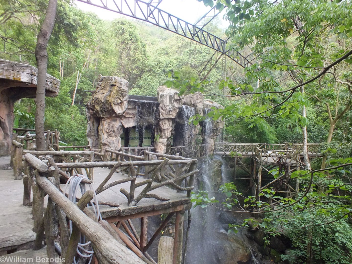 View in the Large Walkthrough Aviary