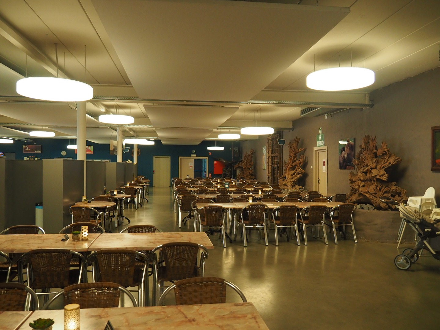 View in the restaurant, 2019-08-11