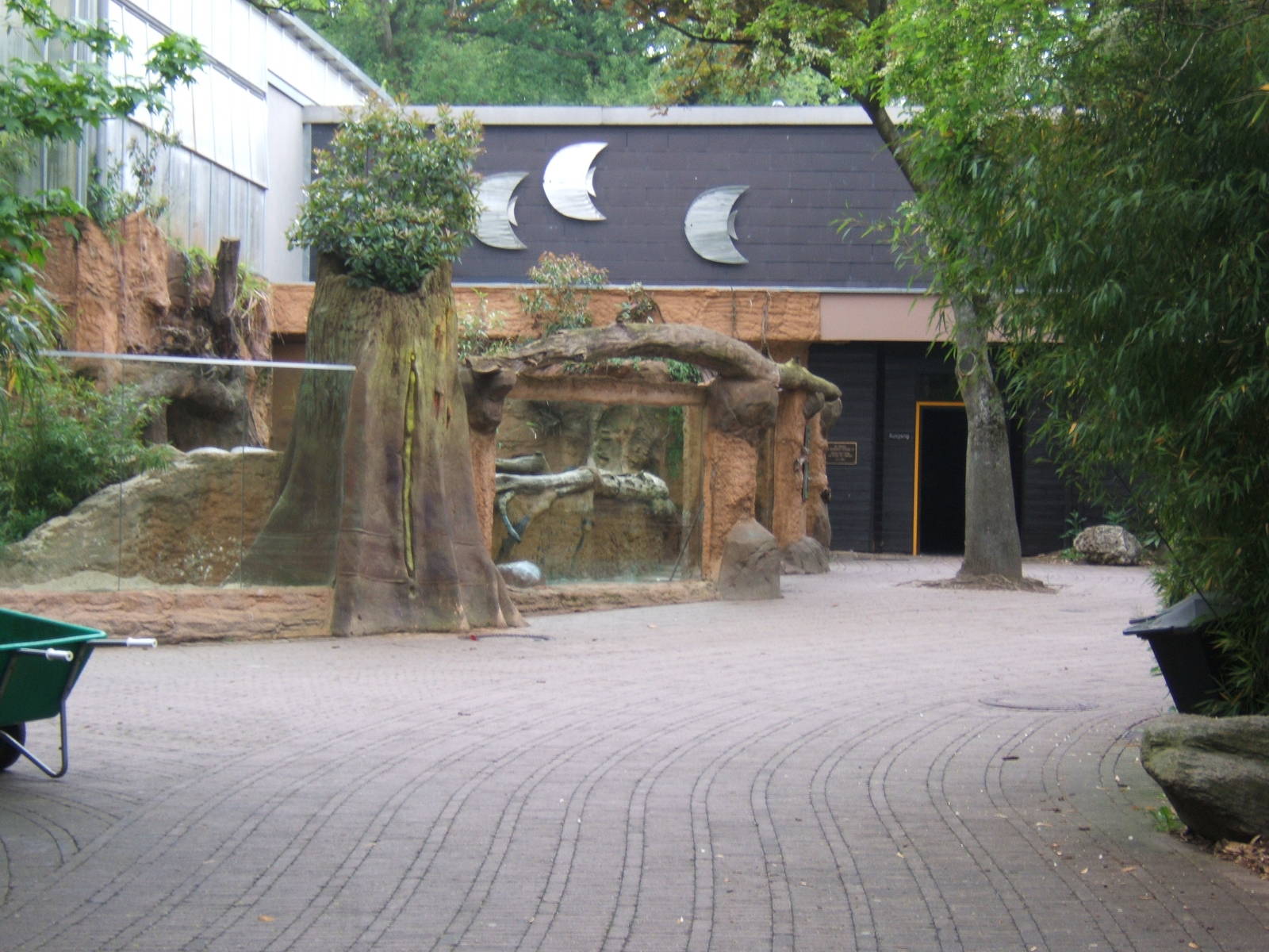 View of Aquarium entrance and Giant Otter enclosure