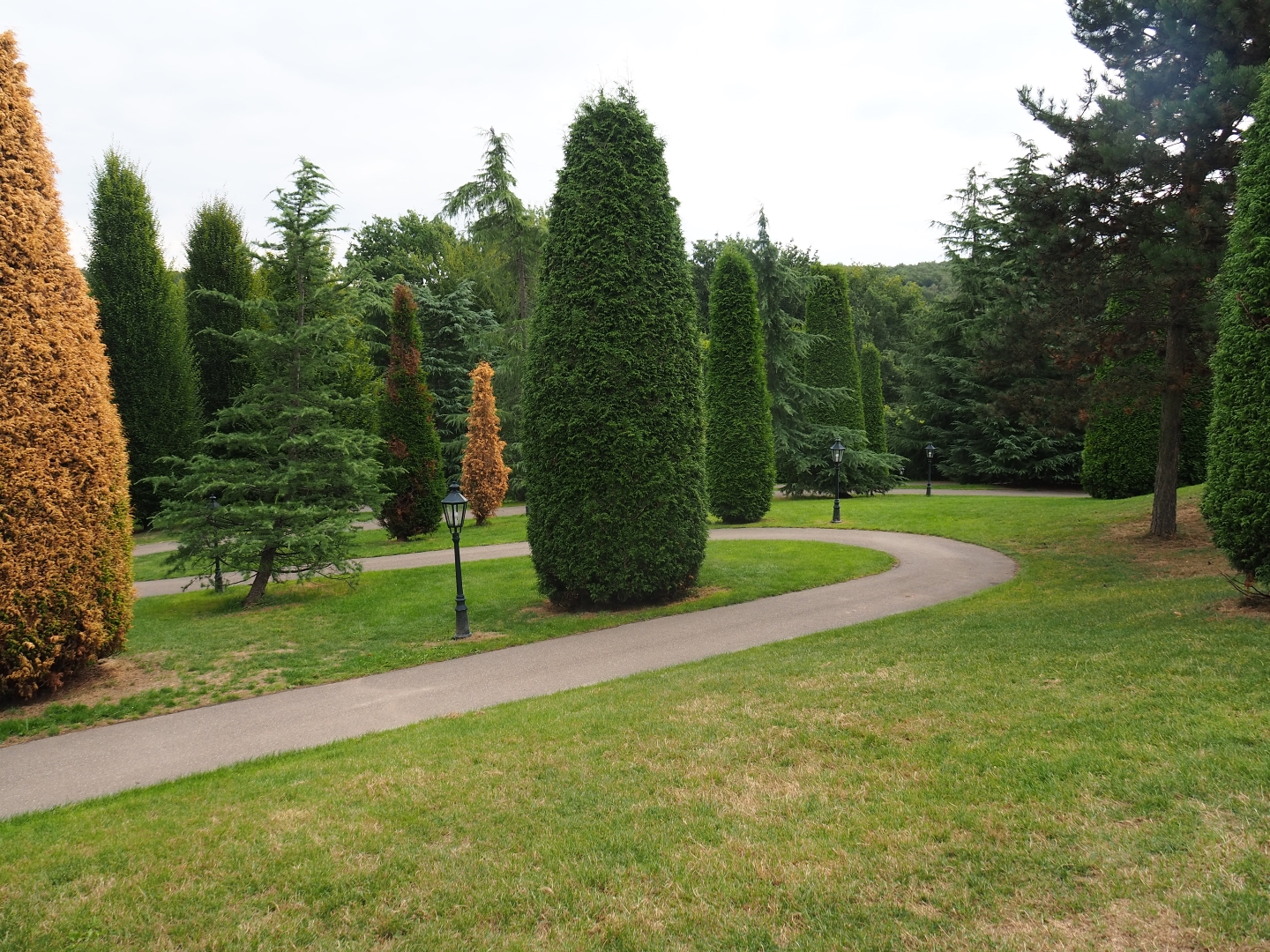 View of gardens near Tropical hall (Aug 28th, 2018)