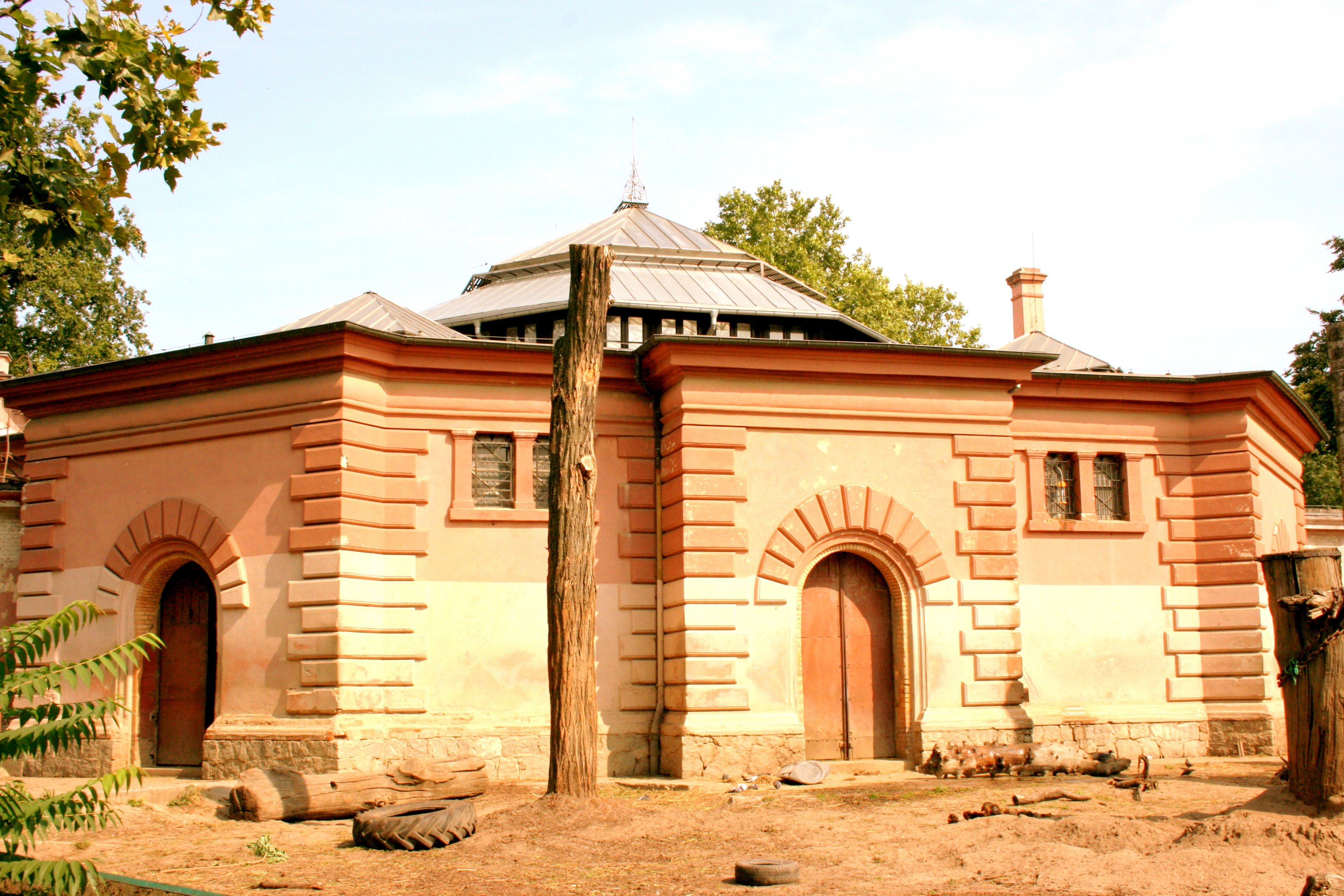 View of Pachyderm House; Wroclaw; 9th September 2017
