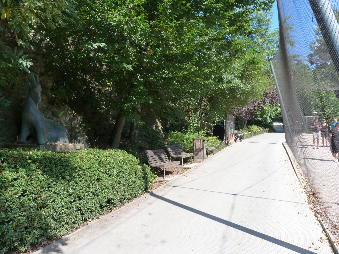 View of the path between the Asian aviary and the cliff -Zoo Praha (2025)