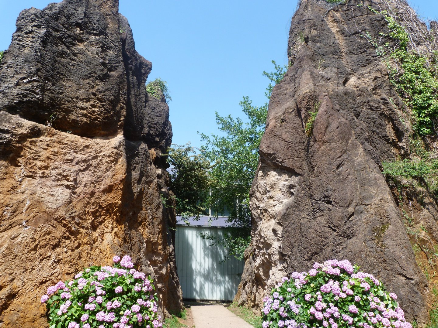 View outside gorilla house -Parque de la Naturaleza de Cabárceno (2025)