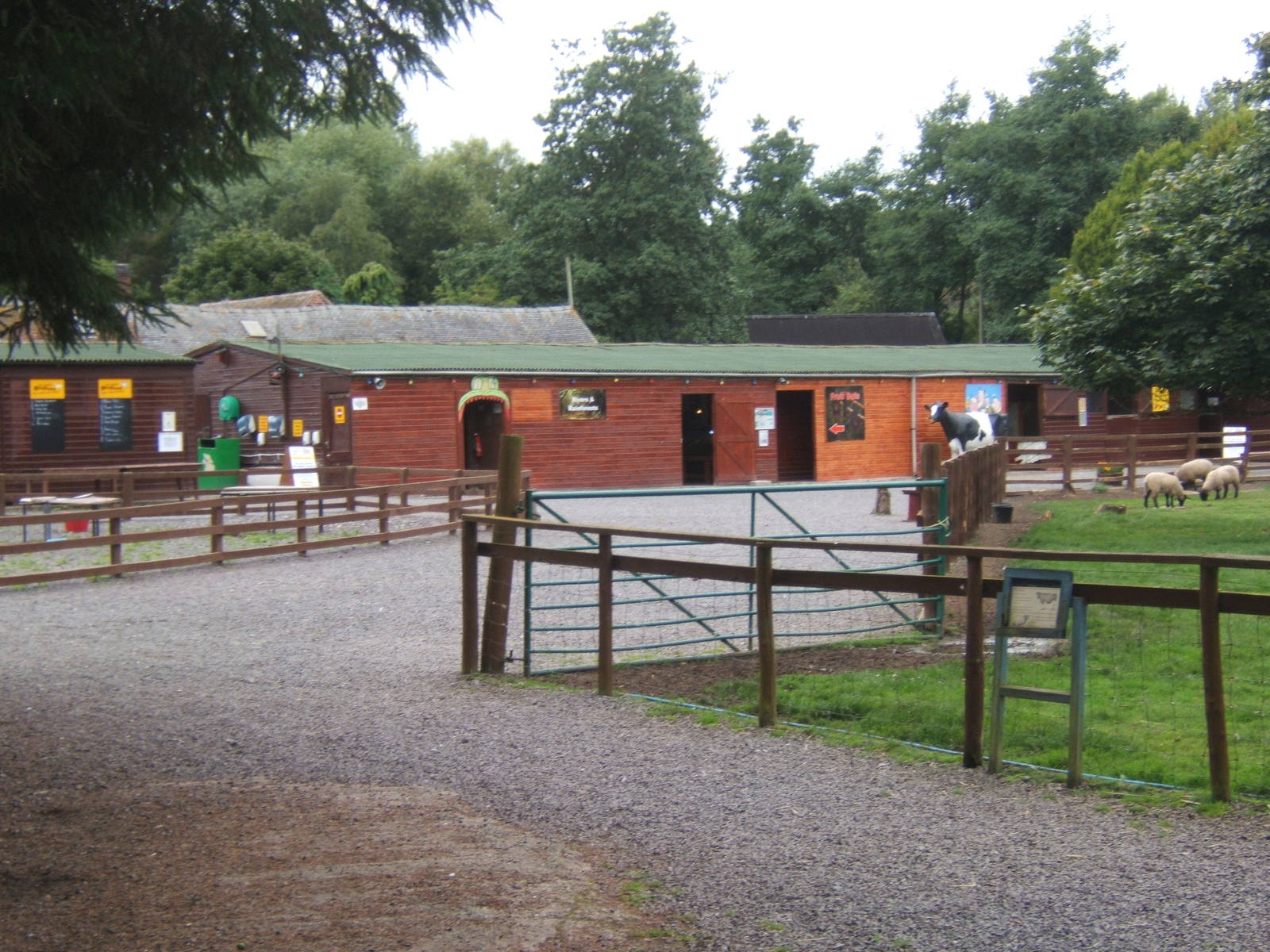 View towards Reptile House