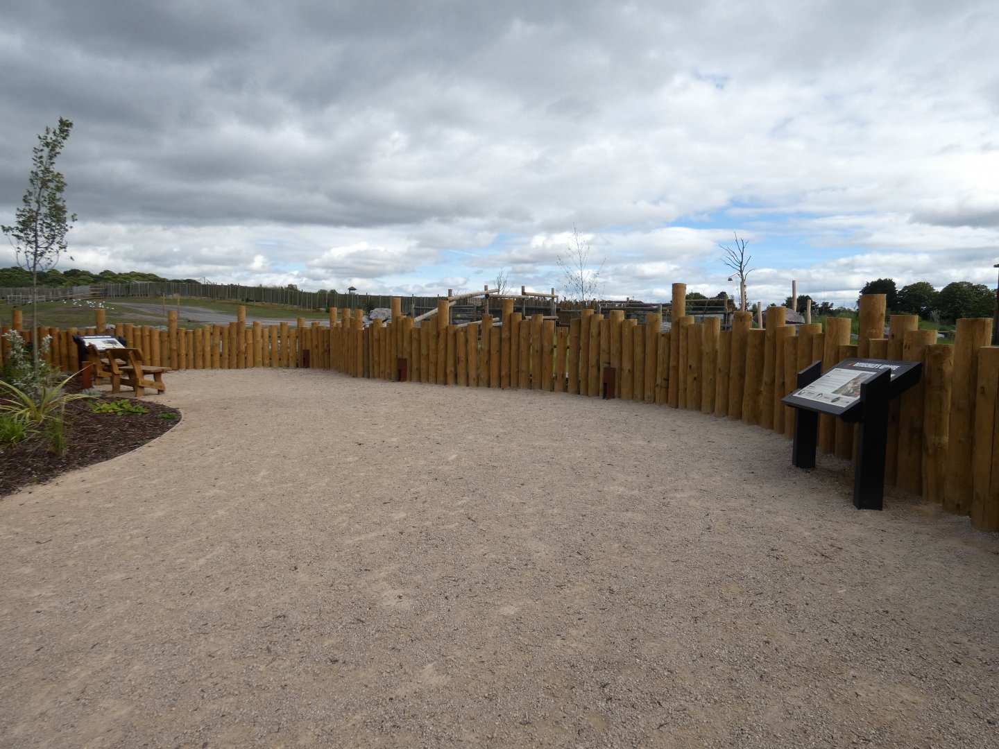 Viewing area for Giraffe and White Rhino on the African Walking Trail