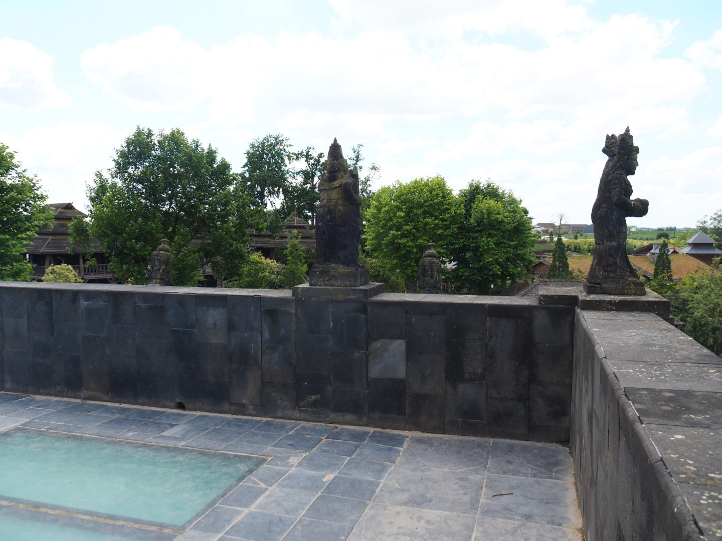 Viewing area on top of the Flower Temple, 2022-06-28
