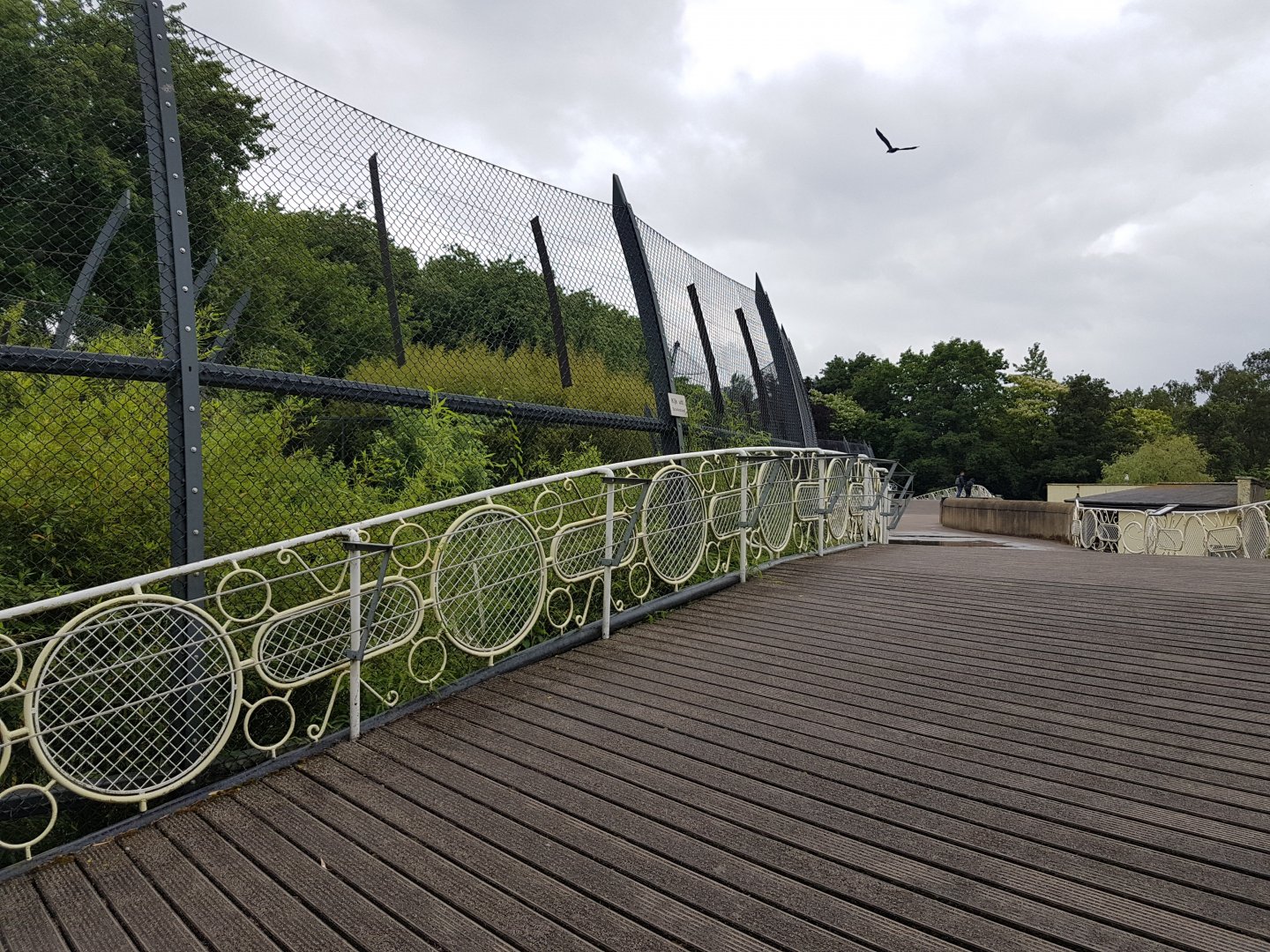 Viewing-bridge Sumatra tiger-enclosure