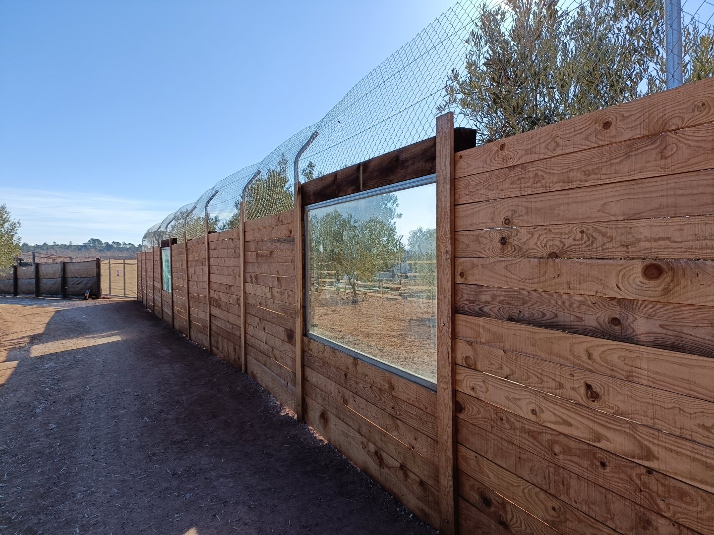 Viewing for wolf exhibit - Bioparque La Rocha