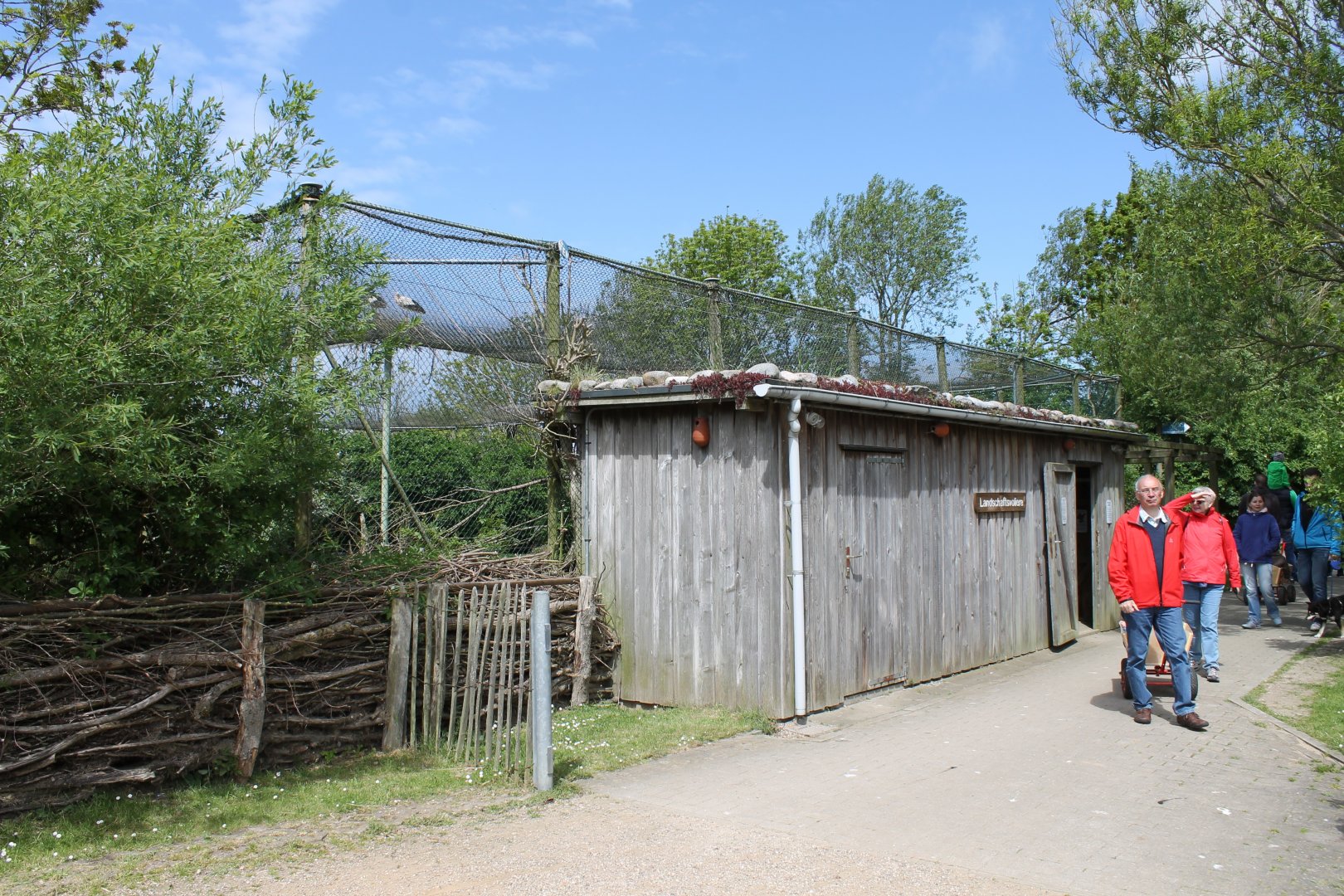 Viewing-shed Wader Aviary
