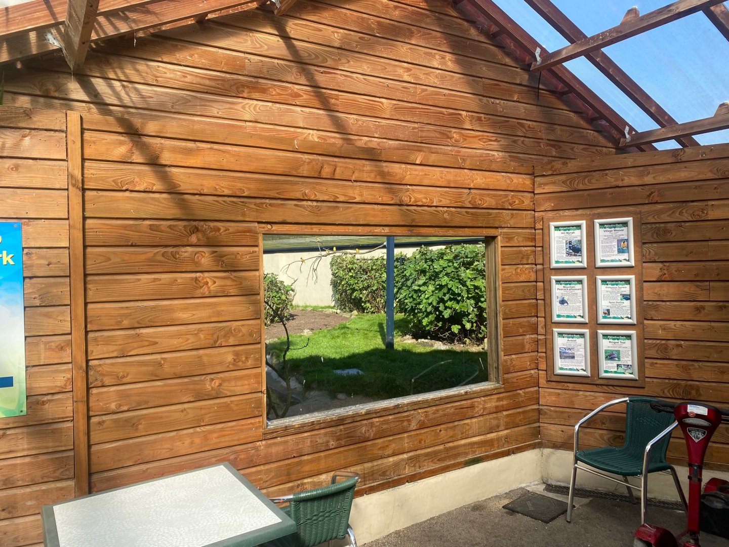 Viewing window to Avocet Aviary 081023
