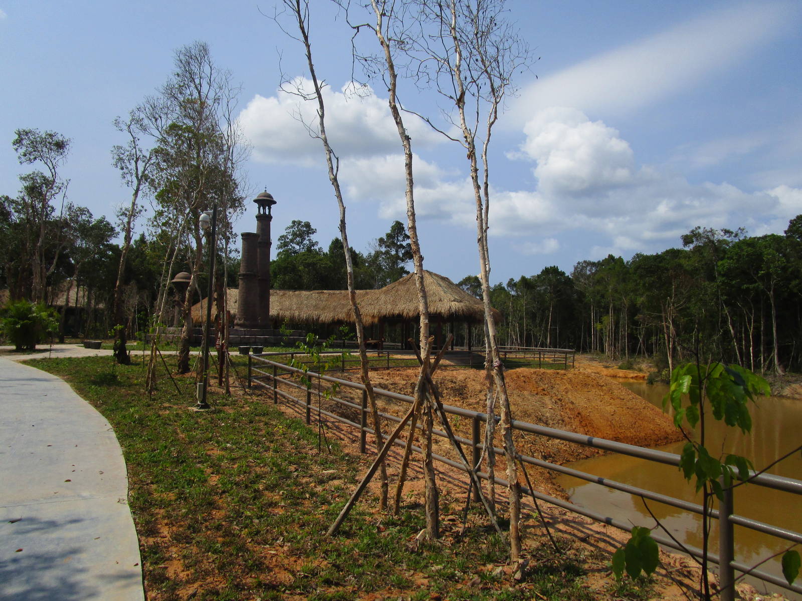 Vinpearl Safari - Elephant Viewing Shaded Area