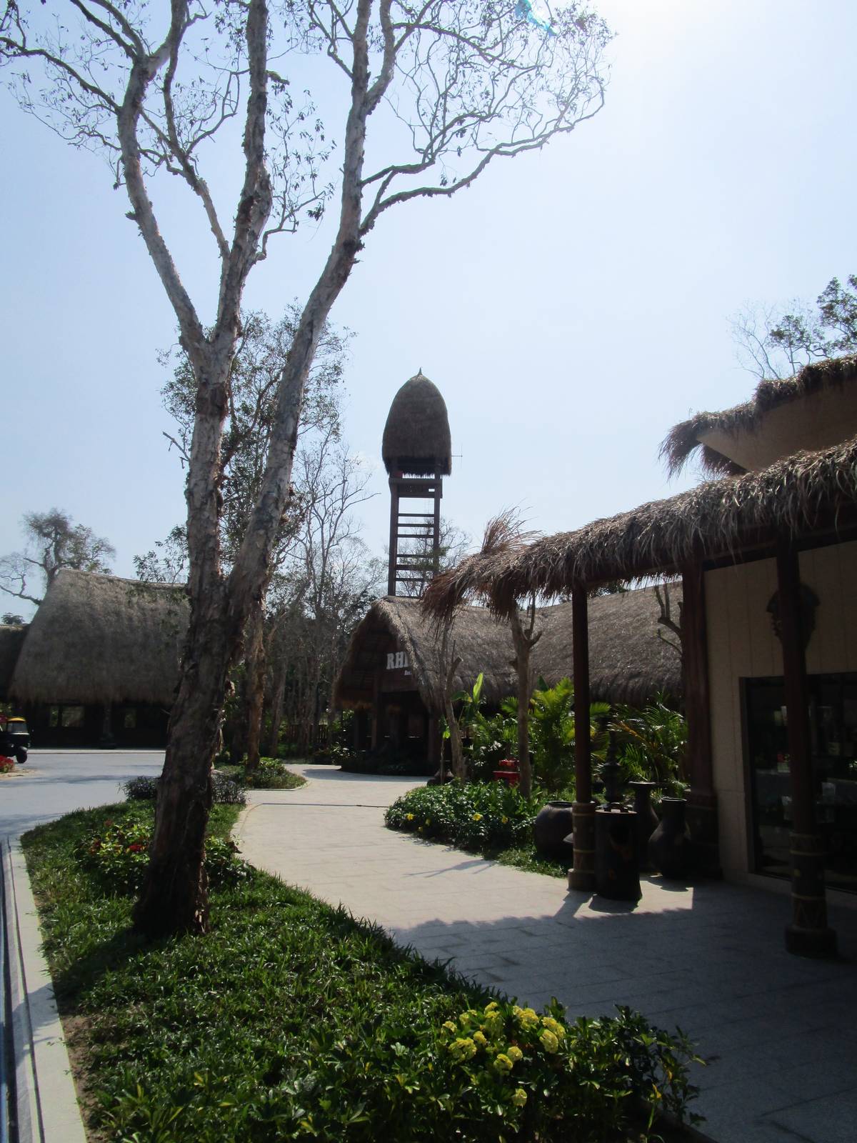 Vinpearl Safari - Entrance and Tower