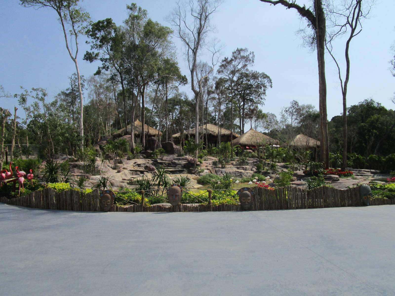 Vinpearl Safari - Flamingo Enclosure