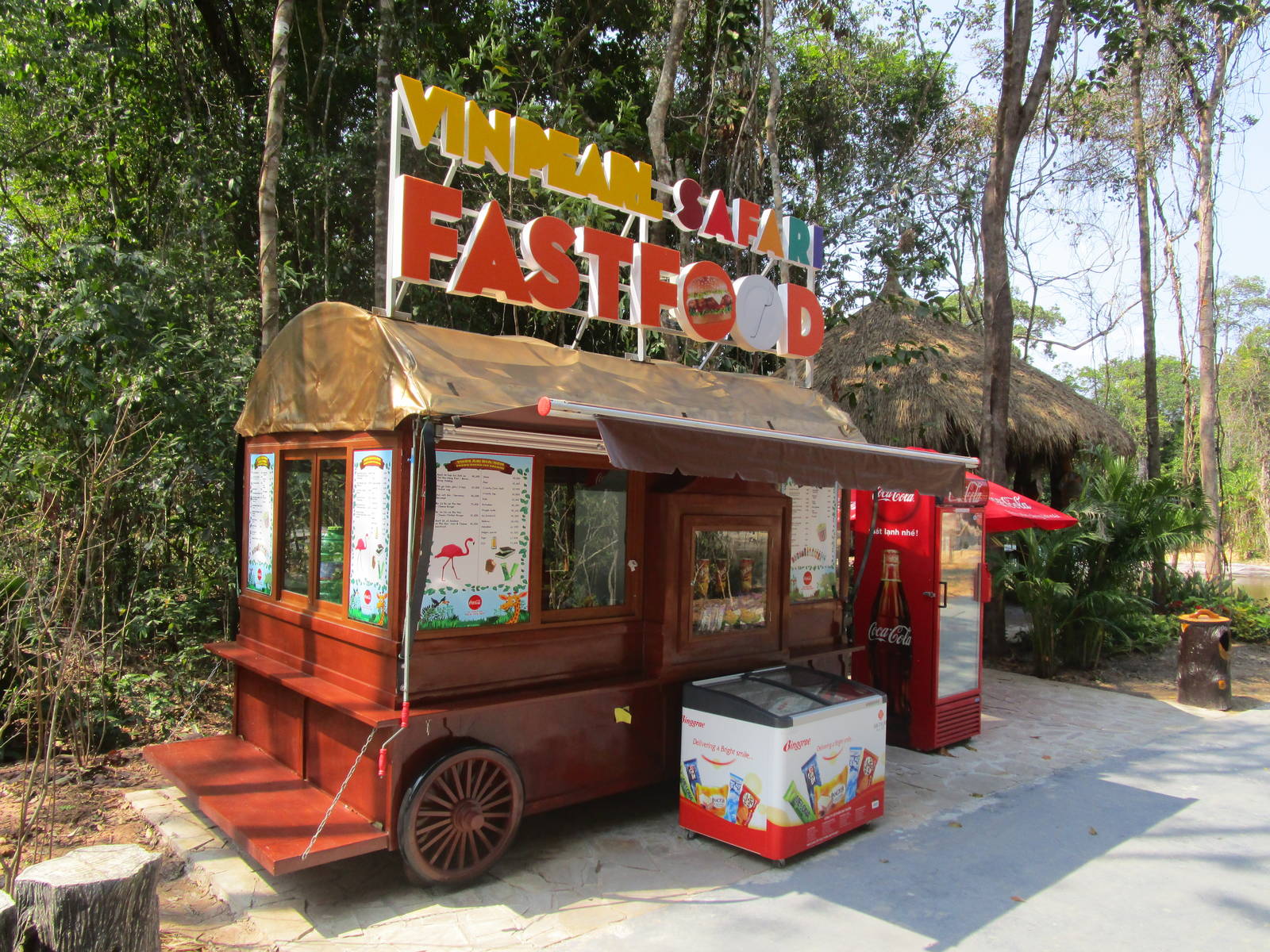 Vinpearl Safari - Food Stand