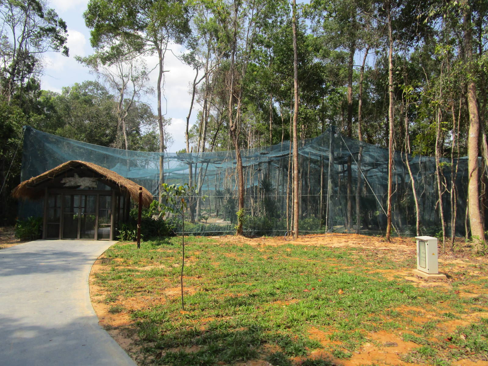 Vinpearl Safari - Walkthrough Aviary Entrance