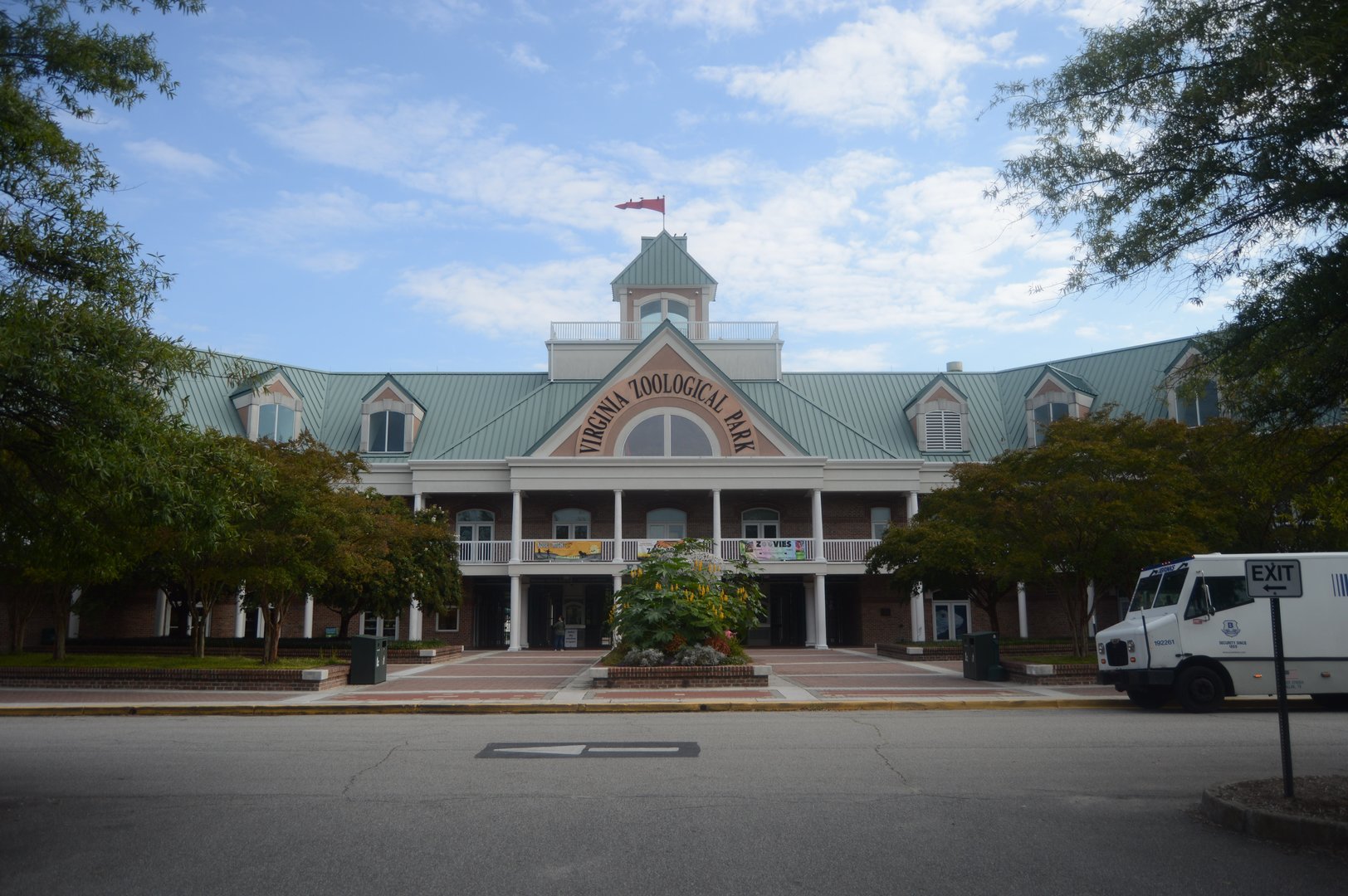 Virginia Zoo Entrance