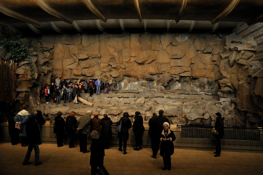 Visitors in the Alfred-Brehm-House at Berlin Tierpark