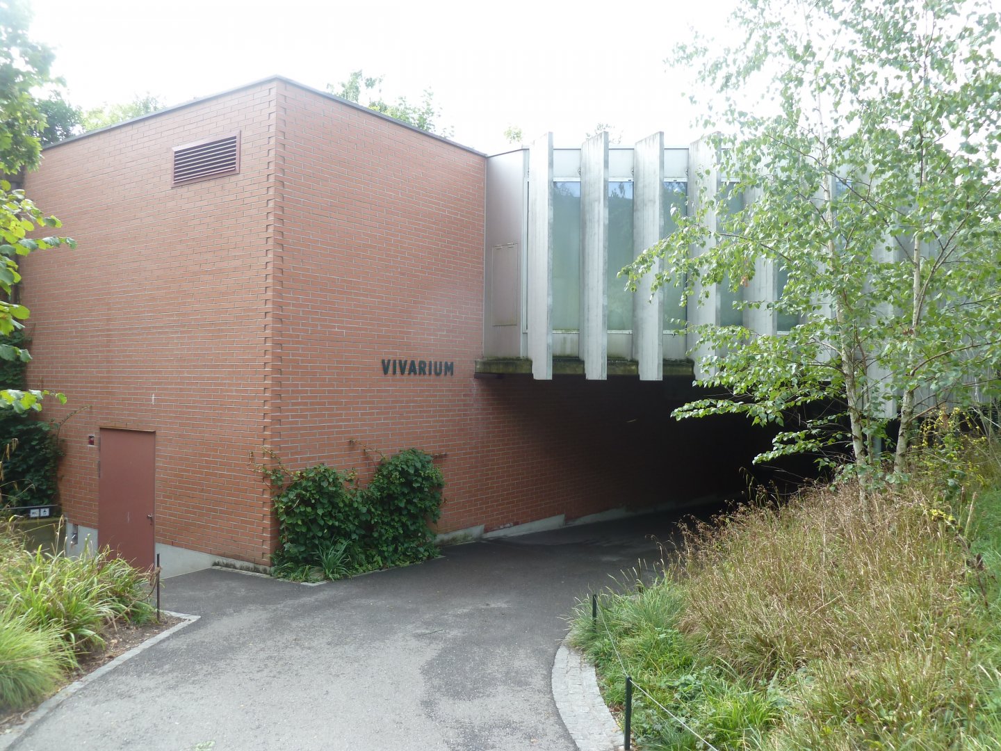 Vivarium - Aquarium entrance