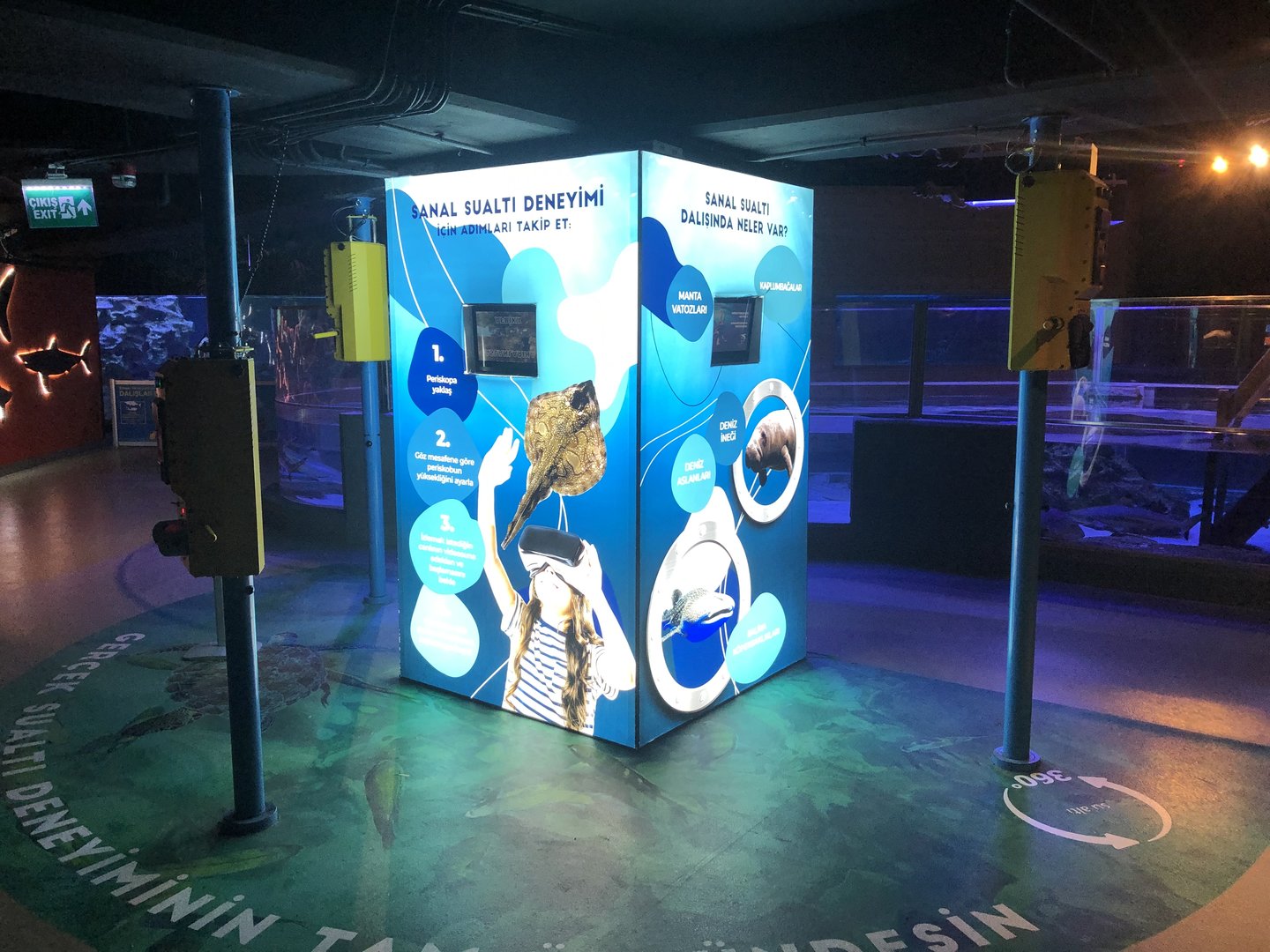 VR experience booths in Emaar aquarium