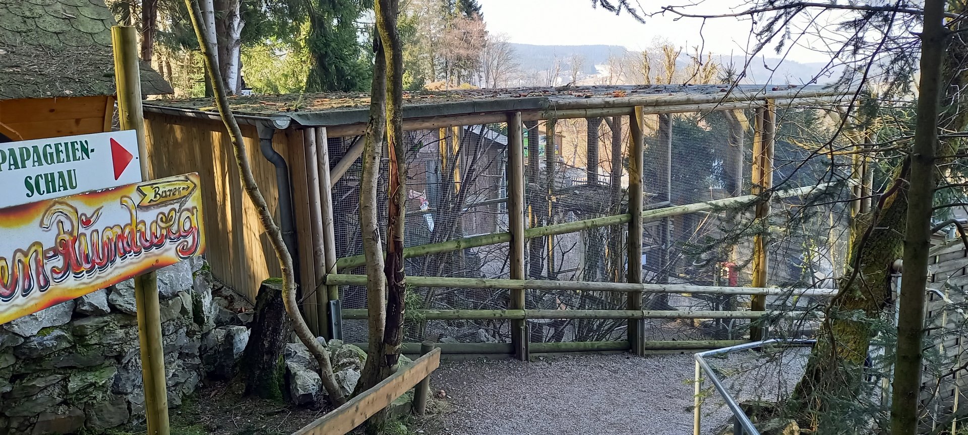 Walk-in aviary