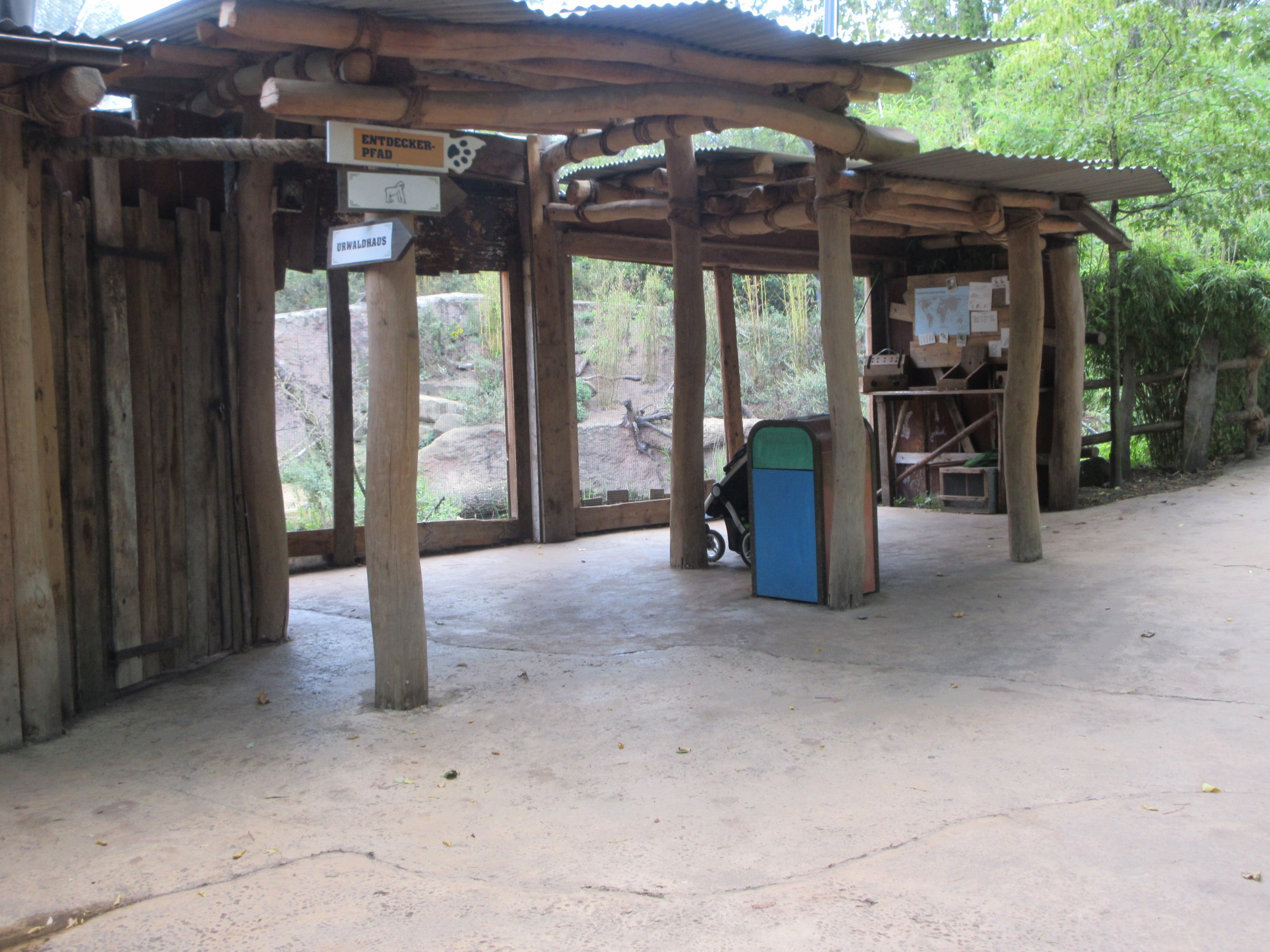Walk-through African Aviary