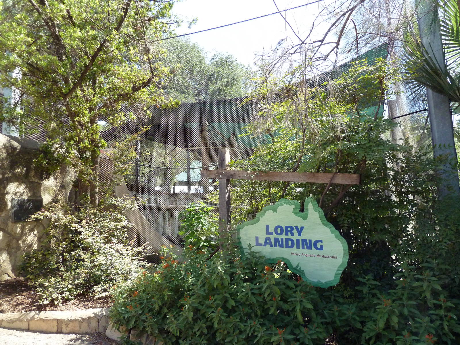 Walk-Through Aussie Aviary