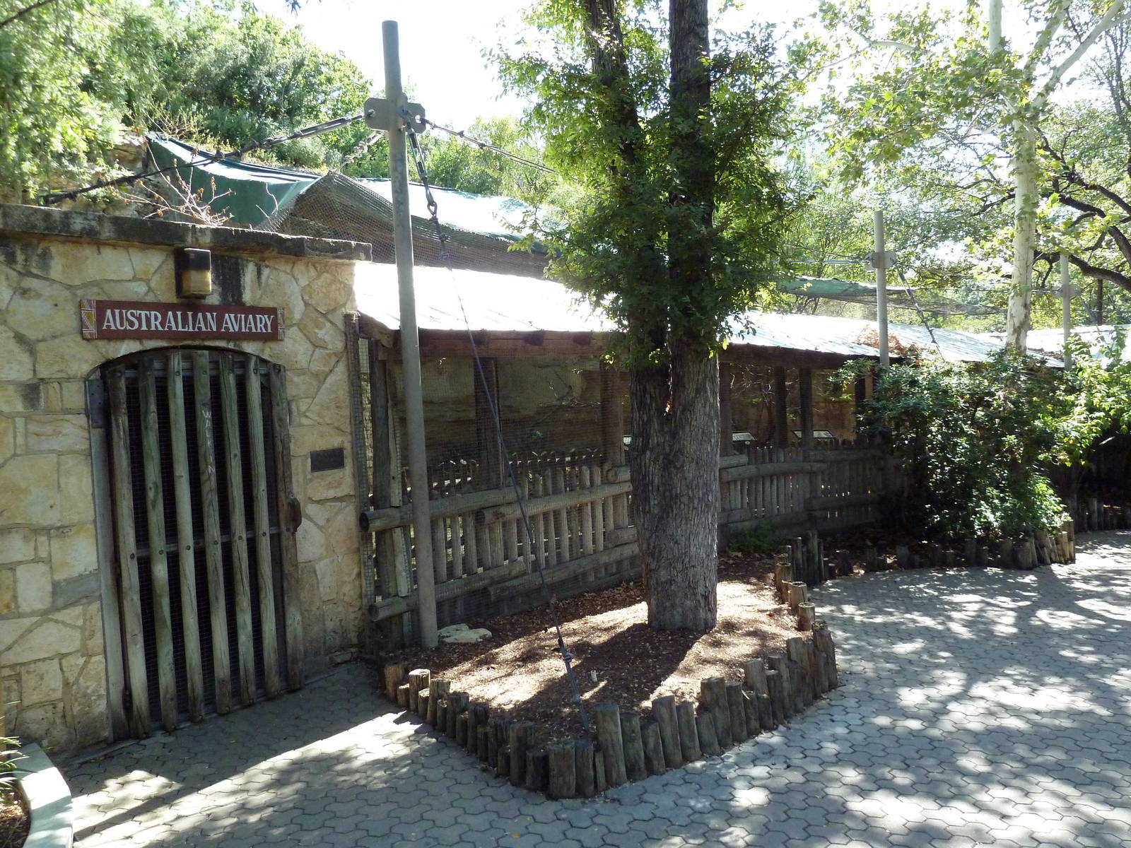 Walk-Through Australian Aviary