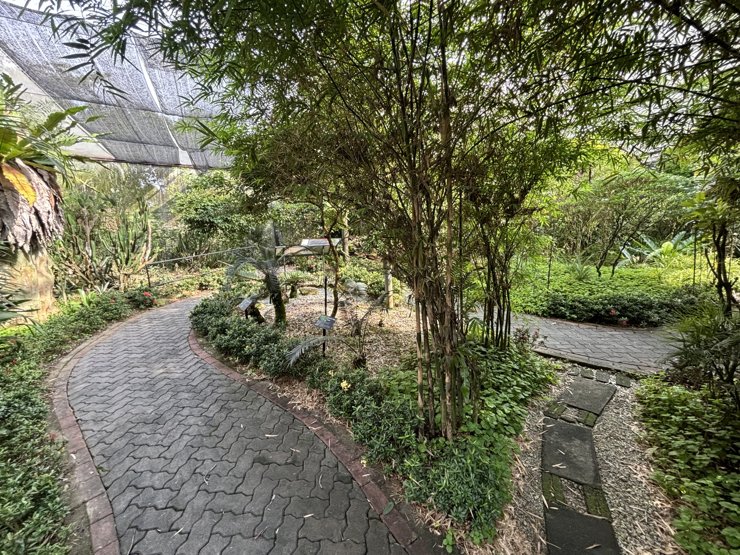 Walk-through Garden + Aviary