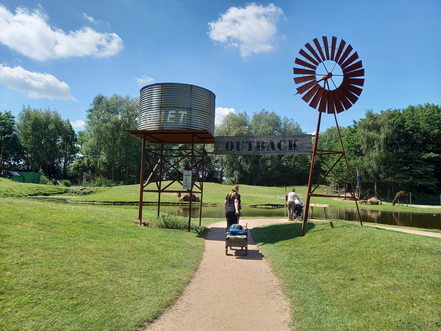 Walk-through Outback-enclosure