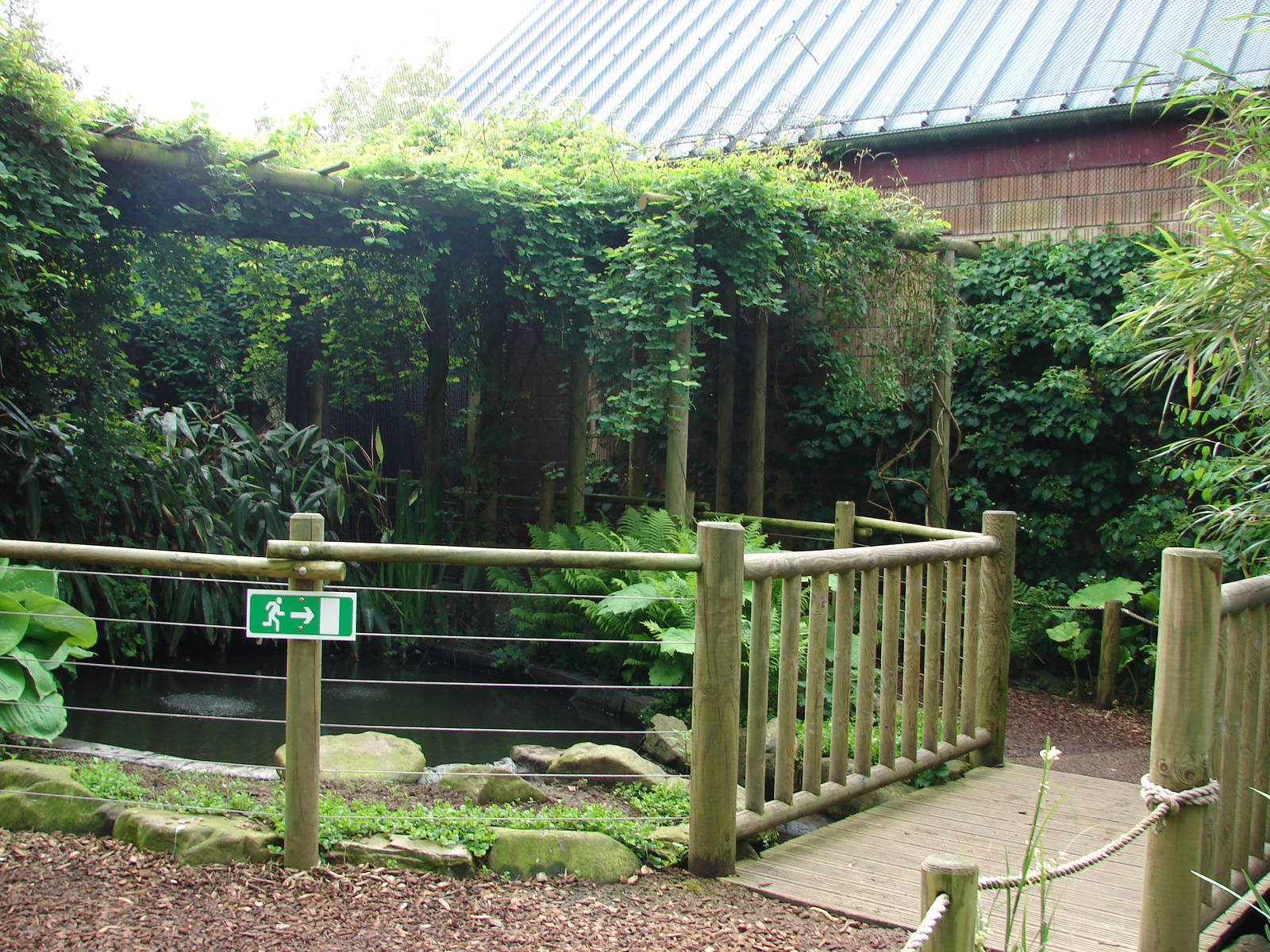 Walk-through tropical aviary