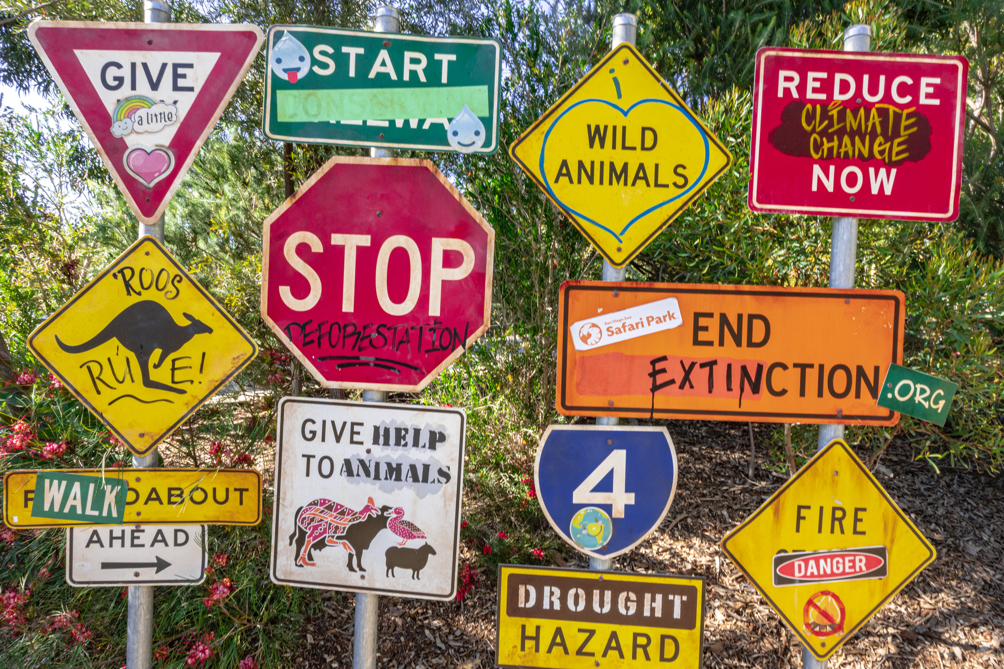 Walkabout Australia: Various Signage