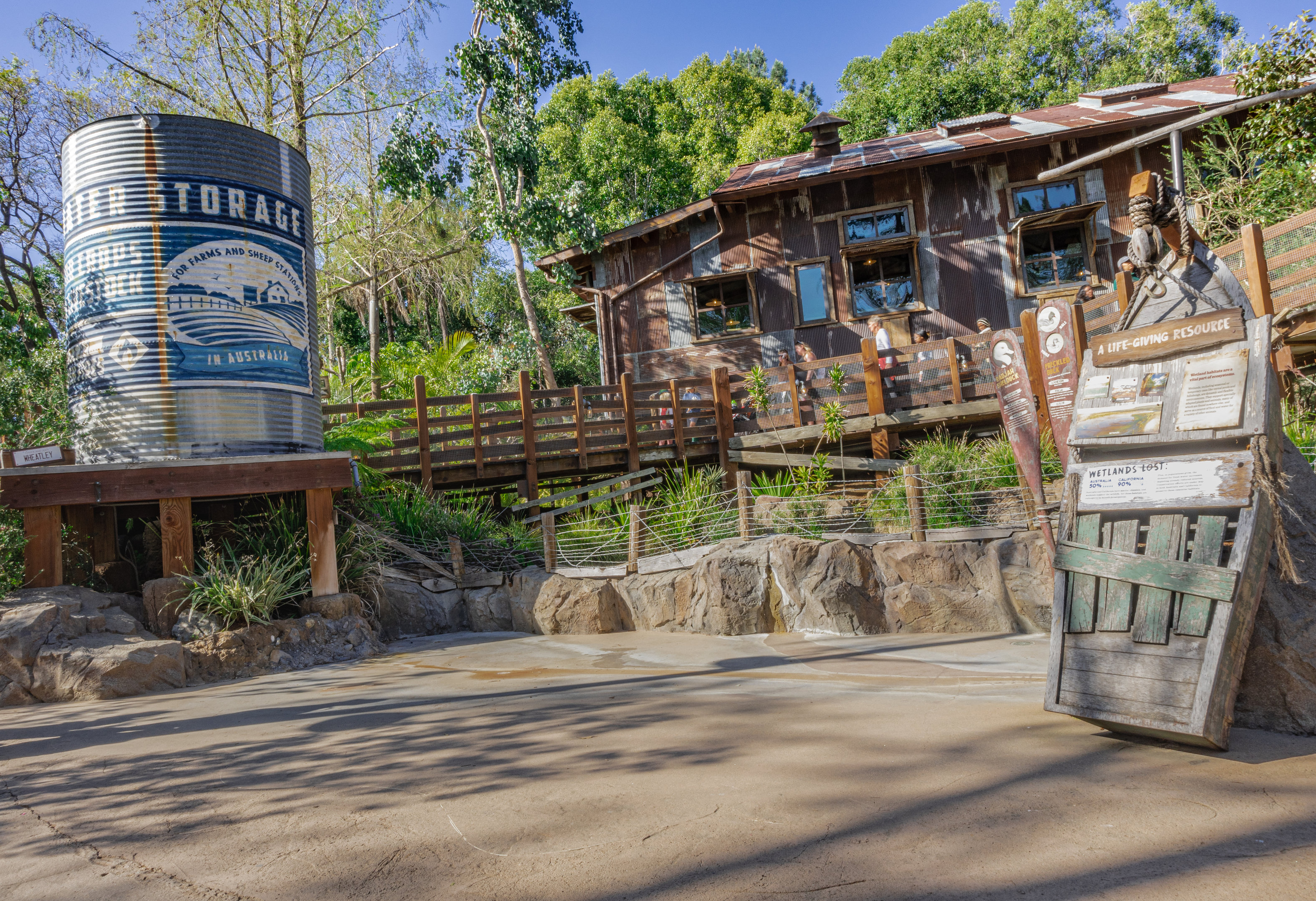 Walkabout Australia: Zuest Station and Waterfowl pond