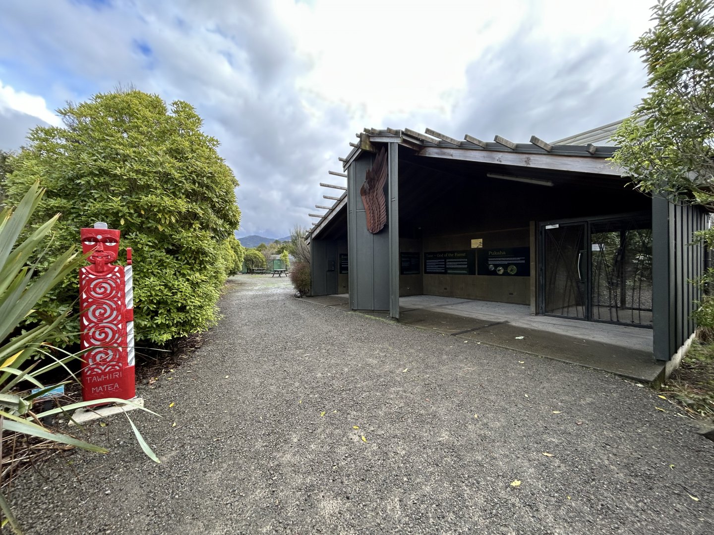 Walkthrough Aviary (4 Species)