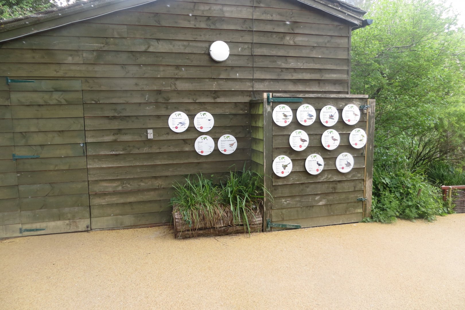 Walkthrough aviary signage 110519