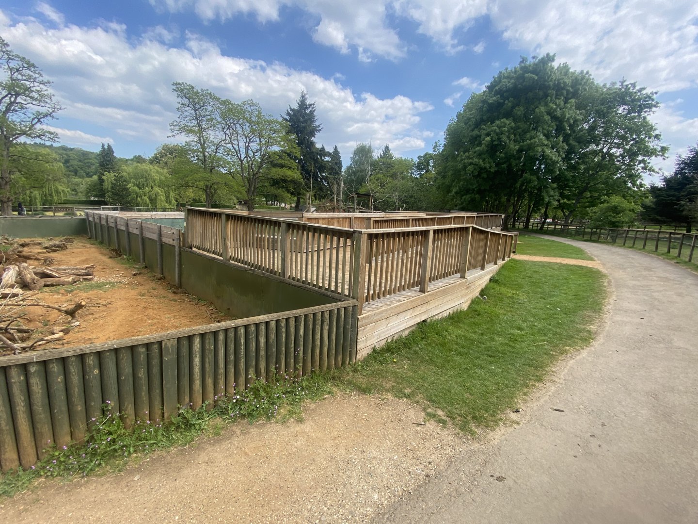 Walkway next to Arctic fox enclosure 090525