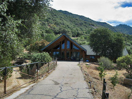 walkway to gift shop and entrance