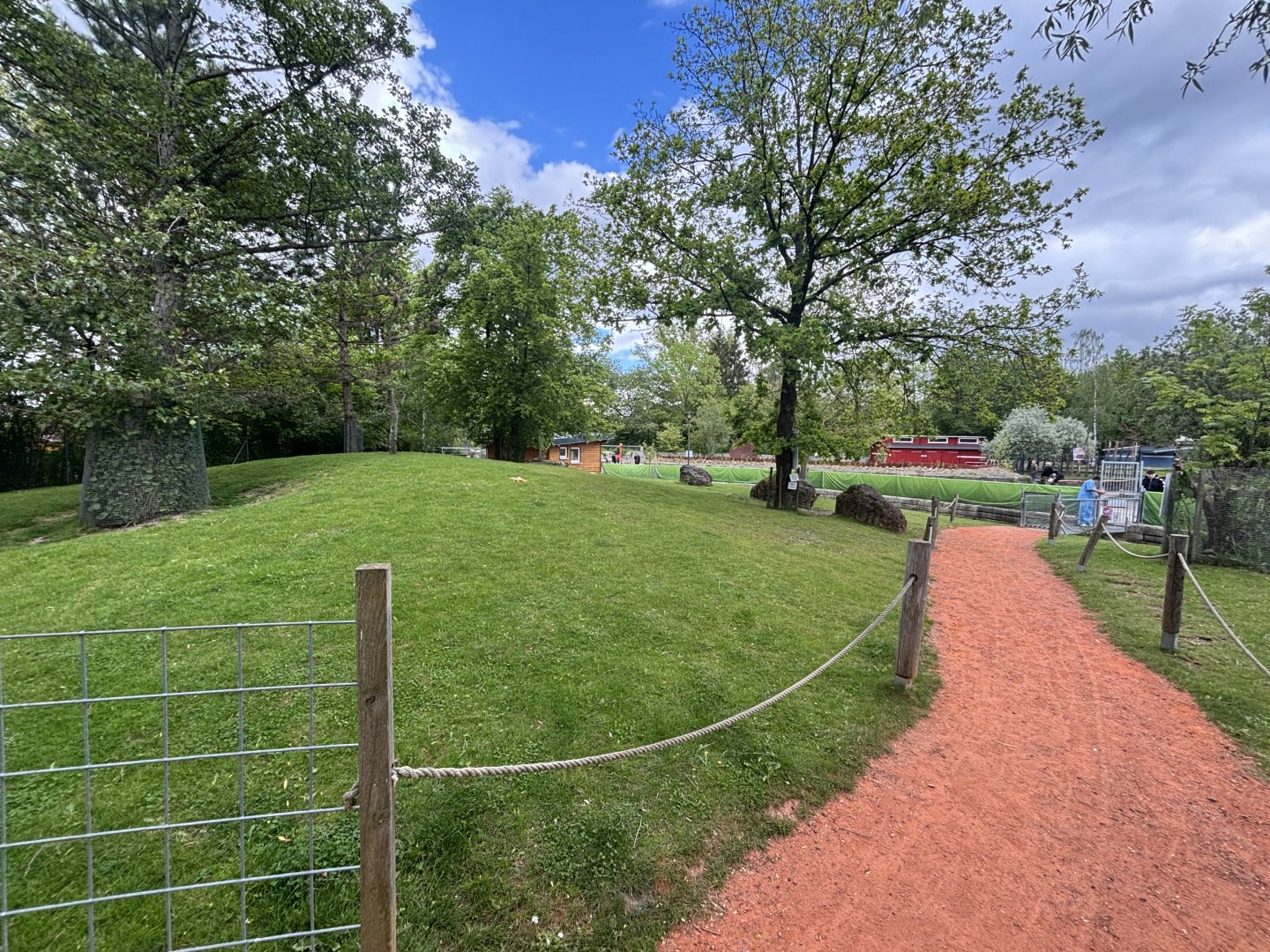 Wallaby Walkthrough at Zoologischer Garten Hof